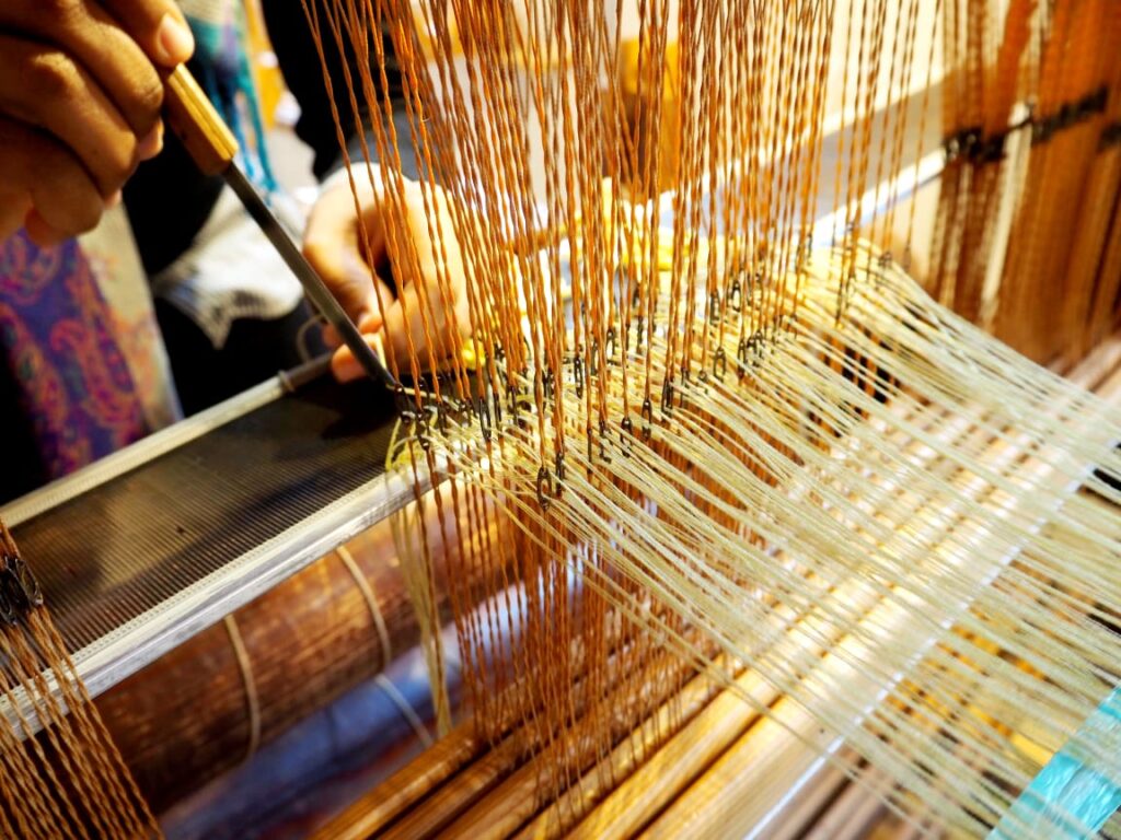 me weaving focus