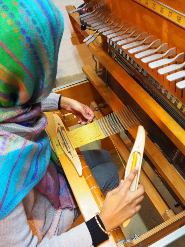 me weaving 3